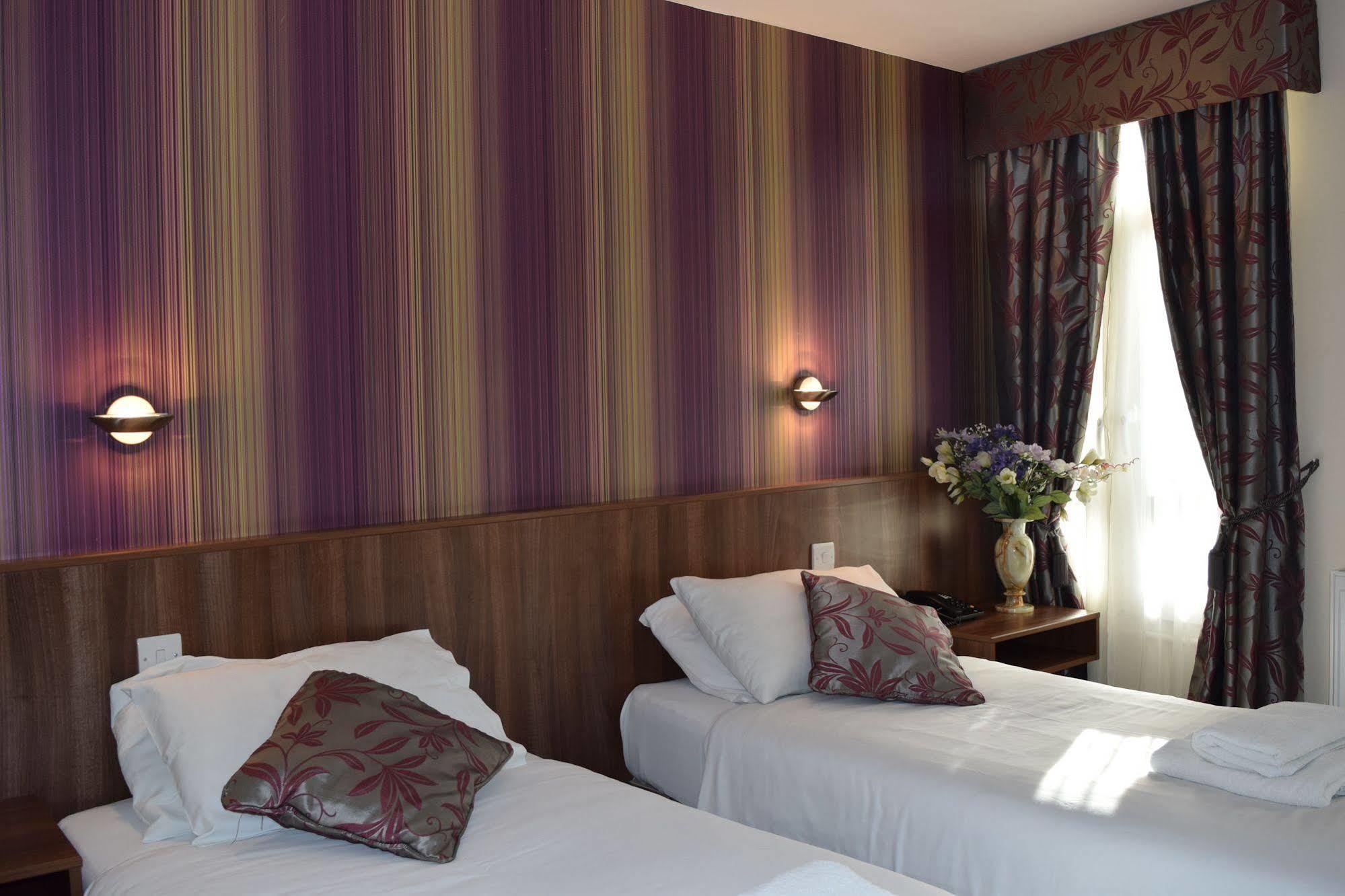 สตาร์ แองเกลีย โฮเต็ล Hotel โคล์เชสเตอร์ ภายนอก รูปภาพ