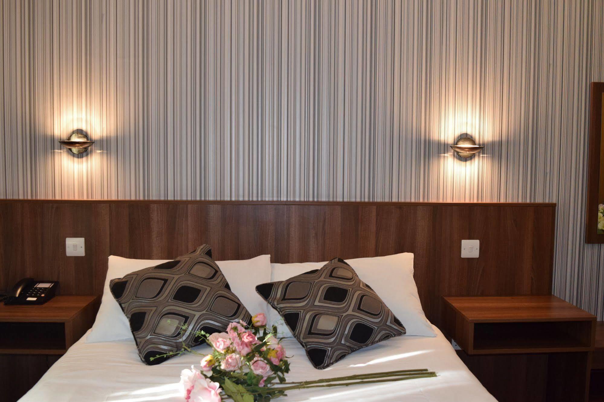สตาร์ แองเกลีย โฮเต็ล Hotel โคล์เชสเตอร์ ภายนอก รูปภาพ